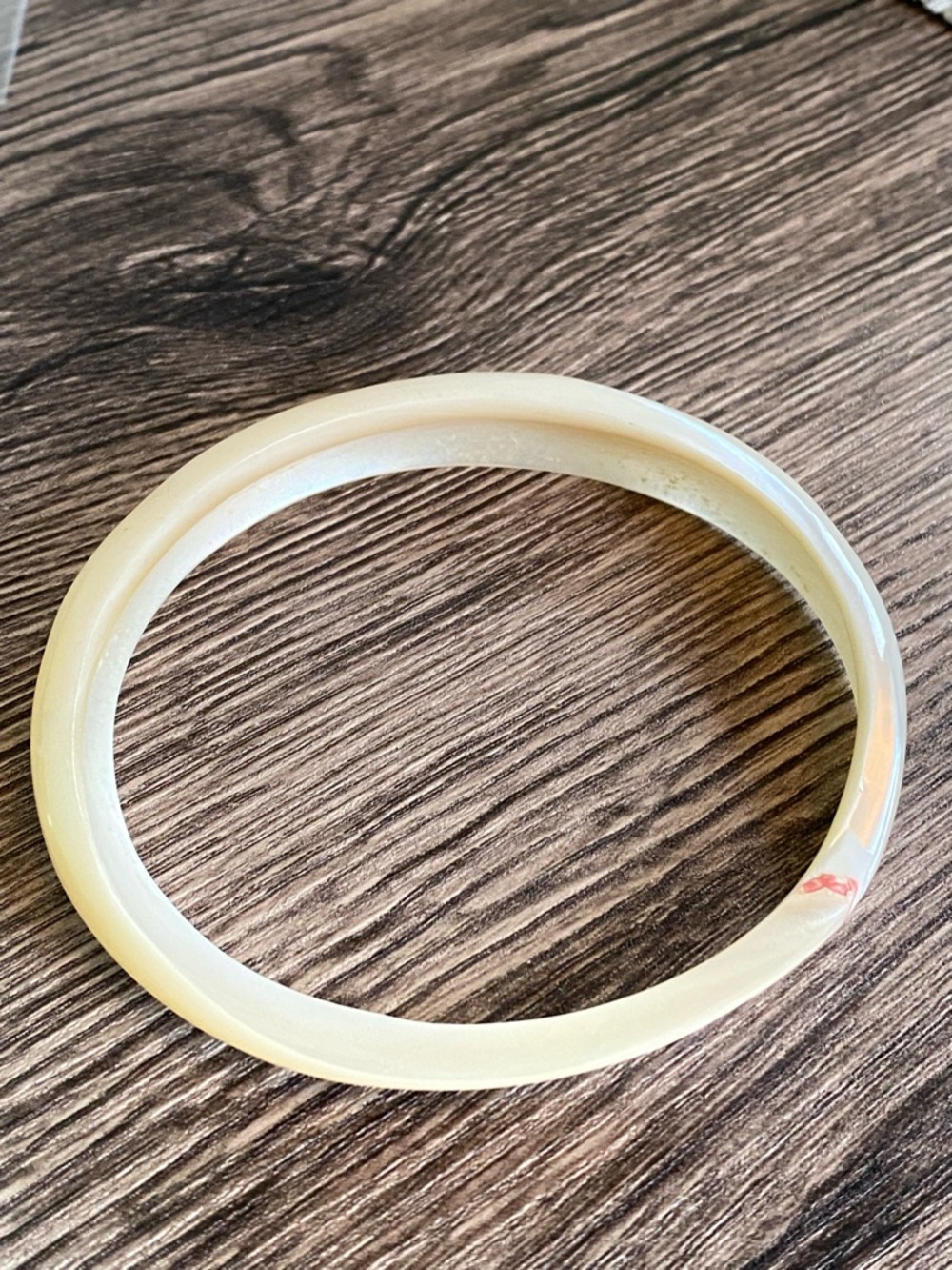 Mother of Pearl Bangle Bracelet - Picture 11 of 16